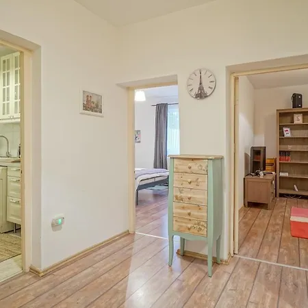 Apartment Le Petit Paris - 1bdr Apt. Alba Iulia Square *