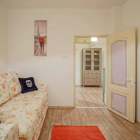 Le Petit Paris - 1bdr Apt. Alba Iulia Square * Bucarest